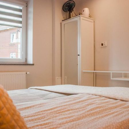 Noclegi "Boczna 5A" Apartamenty Goscinne Щавно-Здруй Екстер'єр фото