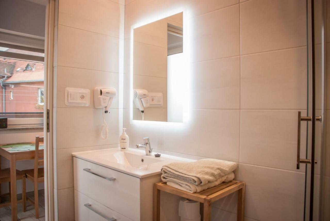 Noclegi "Boczna 5A" Apartamenty Goscinne Щавно-Здруй Екстер'єр фото