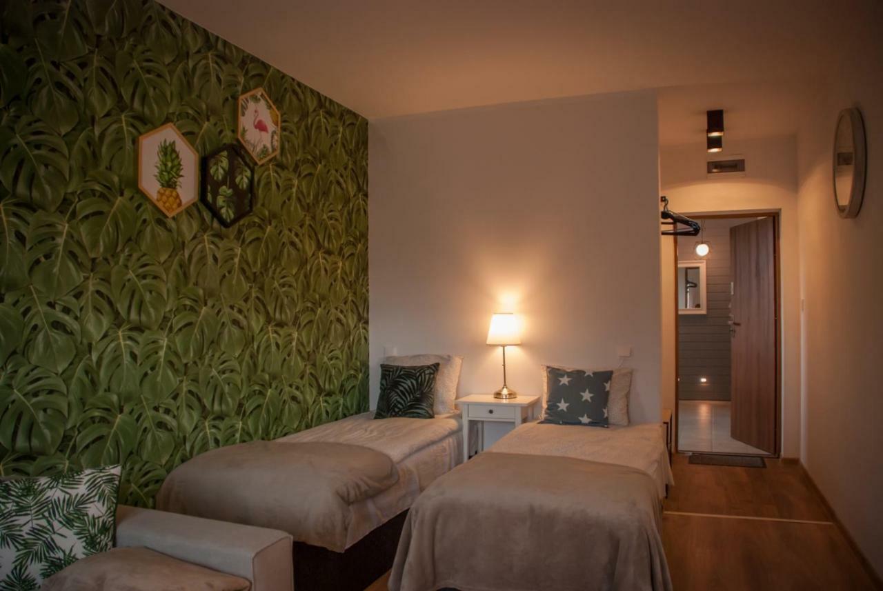 Noclegi "Boczna 5A" Apartamenty Goscinne Щавно-Здруй Екстер'єр фото