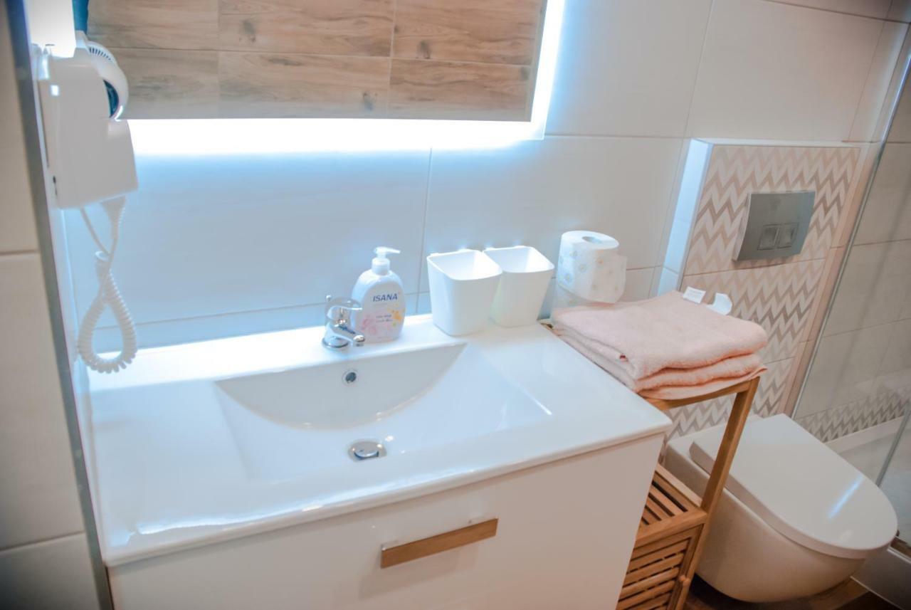 Noclegi "Boczna 5A" Apartamenty Goscinne Щавно-Здруй Екстер'єр фото