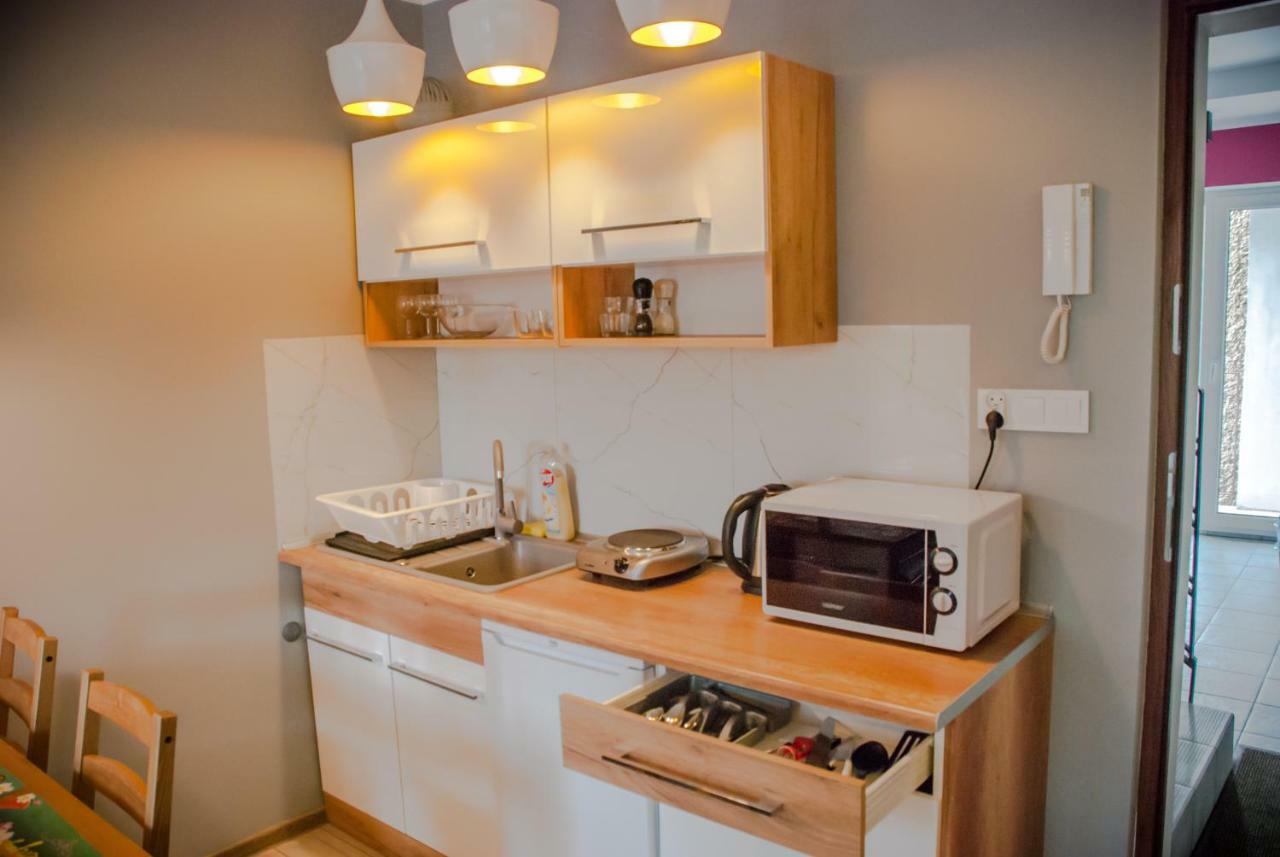 Noclegi "Boczna 5A" Apartamenty Goscinne Щавно-Здруй Екстер'єр фото