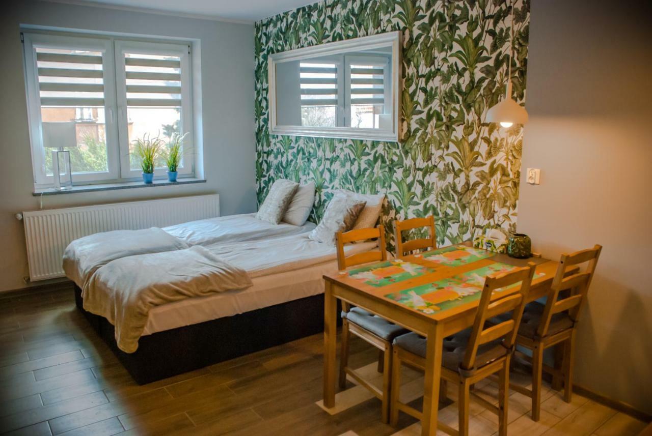 Noclegi "Boczna 5A" Apartamenty Goscinne Щавно-Здруй Екстер'єр фото